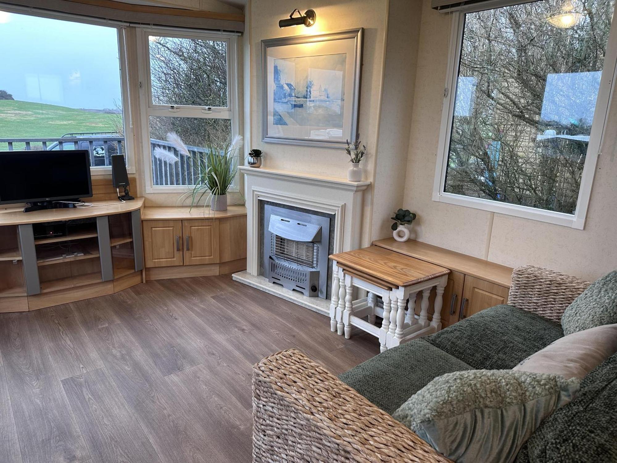 Captivating 2-Bed Static Caravan In Holyhead Llanfachraeth Exterior foto