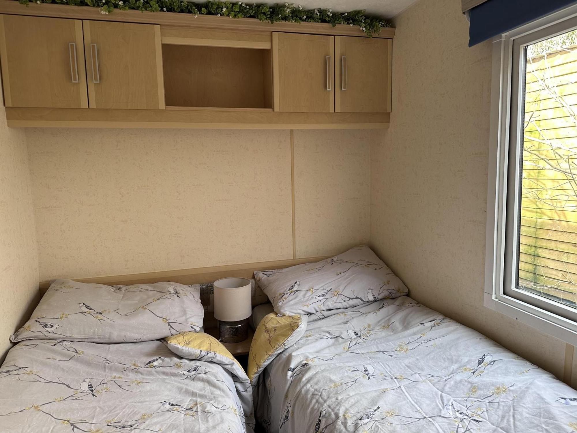 Captivating 2-Bed Static Caravan In Holyhead Llanfachraeth Exterior foto